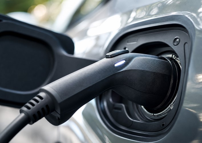Choosing the Right Vehicle Powertrain for Your Daily Life