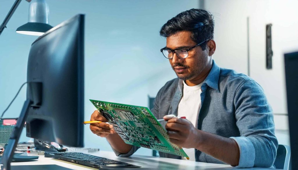 Factors to Consider When Choosing an Online PCB Fabrication Service