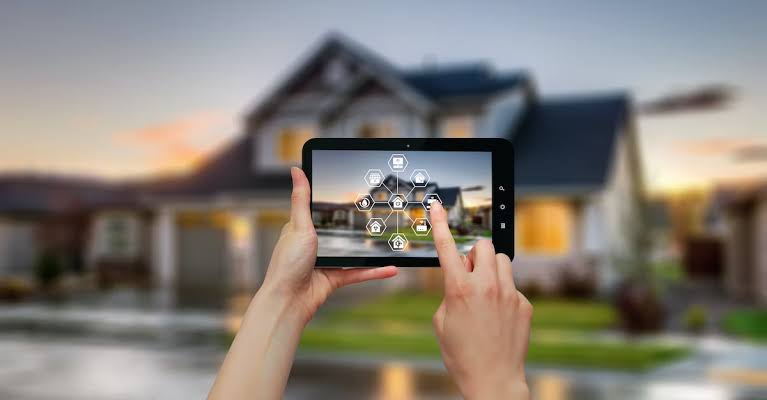 How Home Builders Incorporate Smart Home Technology Into New Construction